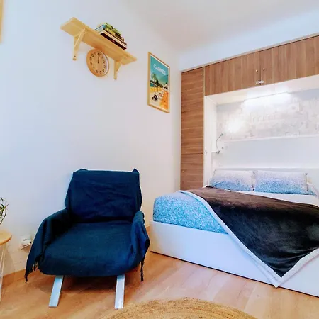 Haliviera - Golden Square, 1min From Apartament